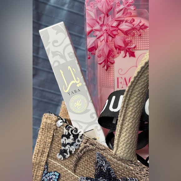 Floral Sequin Gift Set - Picture 2 of 10